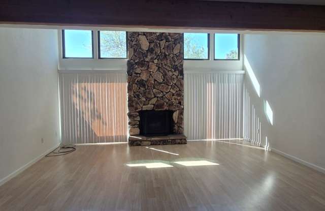 Condo in The Bluffs - Community Pool and Spa Gallery 4
