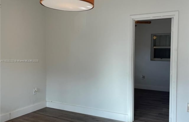 1020 SW 5th St photos photos