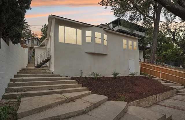 Beautifully Reimagined Hollywood Hills 3 bedroom 2 bath House with AC and Laundry Hook-ups photos photos