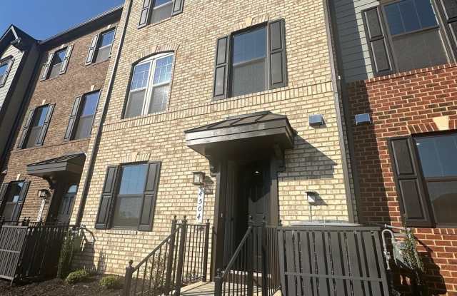 4504 DANDELION Loop - 4504 Dandelion Lp, Chantilly, VA 20151