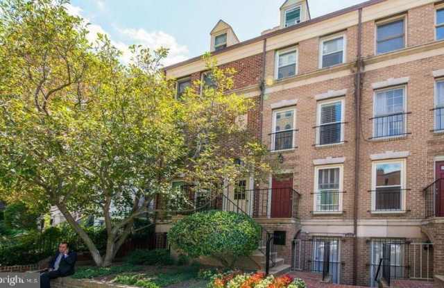 1612 Q STREET NW - 1612 Q Street Northwest, Washington, DC 20036