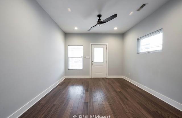 2018 Hoyt Ave Gallery 4
