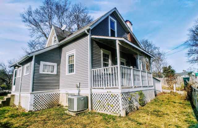 2-Bed House | Linwood-Mt. Lookout | Available NOW! - 3734 Kenilworth Place, Cincinnati, OH 45226