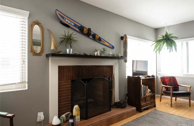 15 60th Place Gallery 2