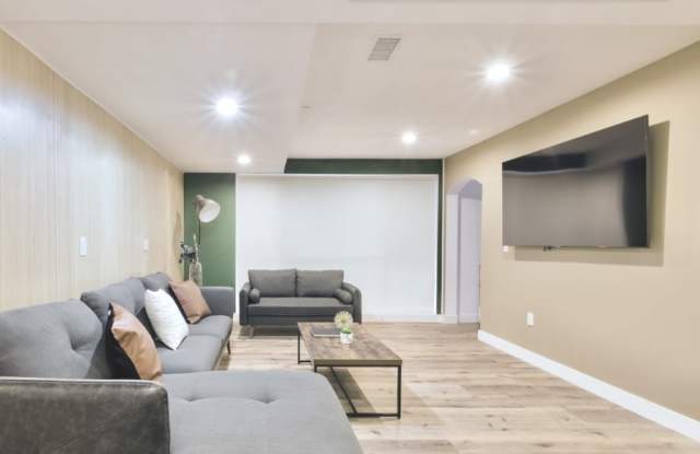 1455 W 36th Street - Co-Living Gallery 4