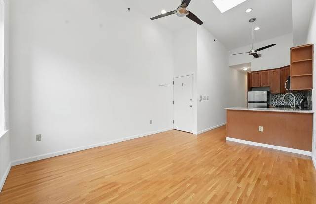 123 Washington St Apt 4R Gallery 4