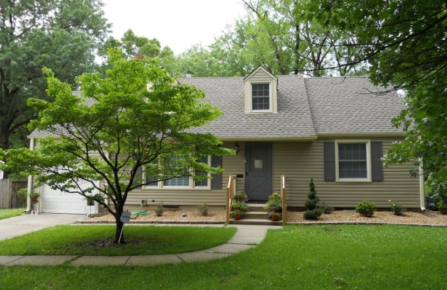 7264 Roe Ave - 7264 Roe Avenue, Prairie Village, KS 66208