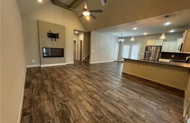 1806  SW Riverstone  RD Gallery 3