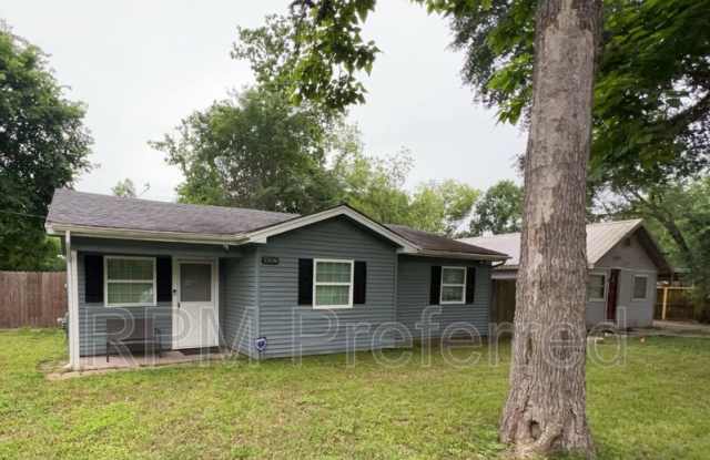 1206 8th St photos photos