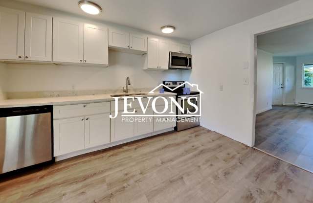 Apartment near American Lake Park and Lakewood Towne Center Shopping Gallery 3