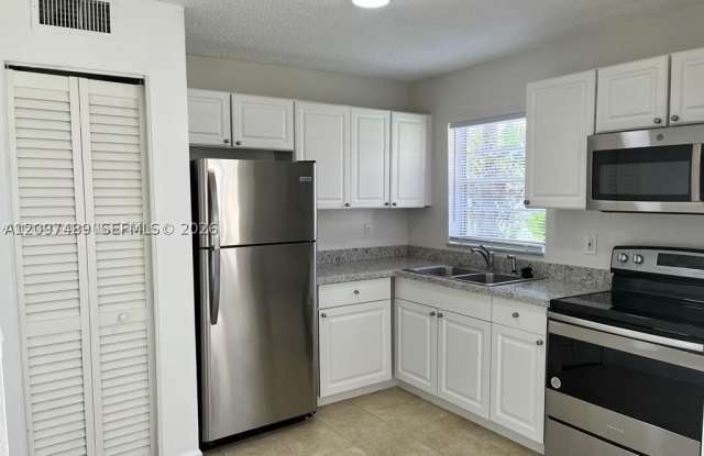 406 Lakeside Dr Gallery 2