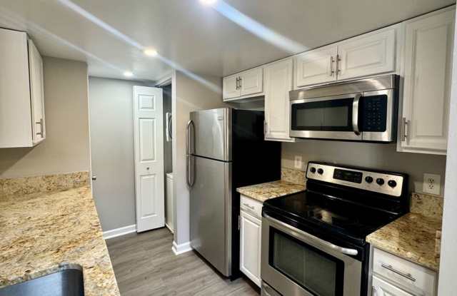 Charming 1BR Condo with loft in Bowie photos photos