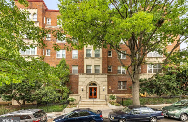 1615 KENYON Street NW Gallery 1