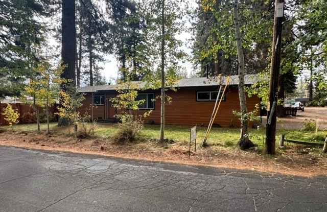 Lovely 3BD, pet friendly home with RV parking! Gallery 4