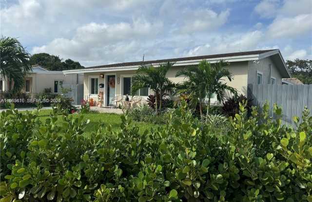 211 W 33rd St photos photos