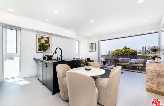 1257 N Sweetzer Ave photos photos