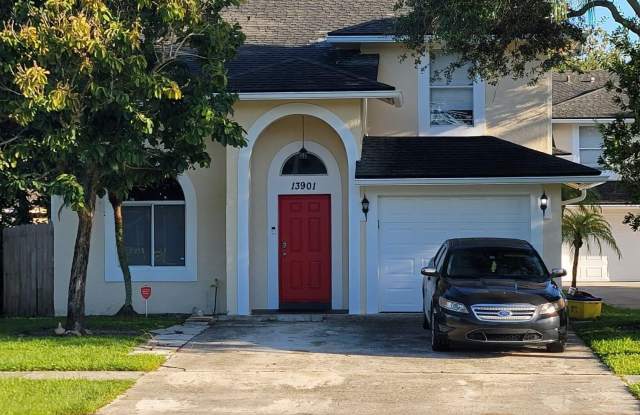 13901 Folkestone Circle - 13901 Folkestone Circle, Wellington, FL 33414