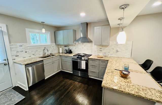1693 Hollyhock Terrace Gallery 2
