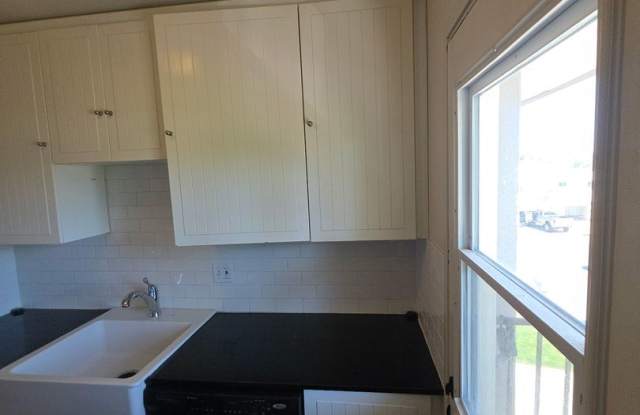 Discover Comfort  Style at 3564 Sapphire Dr #4, Auburn, CA! photos photos
