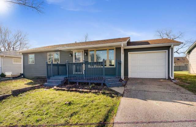 Beautiful 3/4 bed 2 bath home in East Moline! photos photos
