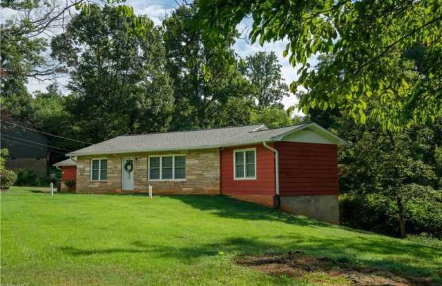 629 Oakland Drive - 629 Oakland Drive, Elkin, NC 28621
