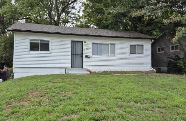 10425 Earl Dr - 10425 Earl Drive, Castle Point, MO 63136