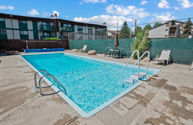 First months rent FREE - Spacious And Nicely Updated 2 bed 1 Bath Condo unit w/ full size laundry - 2121 East Upriver Drive, Spokane, WA 99207