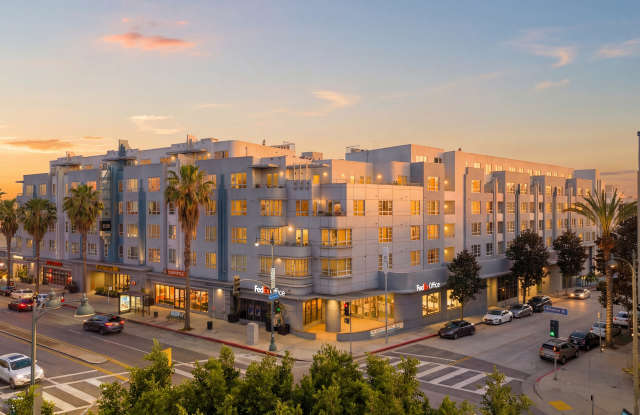 5500 Wilshire at Miracle Mile Gallery 1