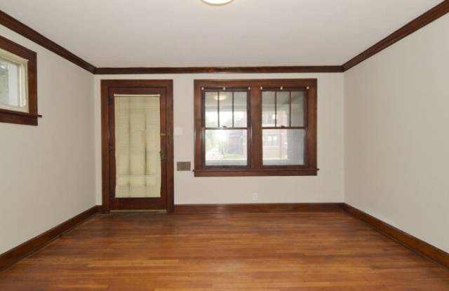 4816 East 10th Street Gallery 3