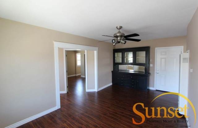 2546 University Ave photos photos