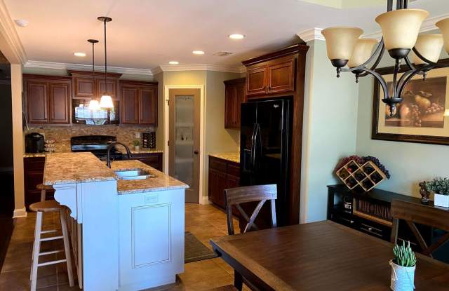 4420 Kenilworth Cir Gallery 2