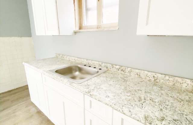 2Bed 1Bath with Den! Newly renovated!! photos photos 2Bed 1Bath with Den! Newly renovated!! photos photos