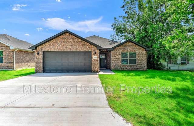 2205 Hickory Street - 2205 Hickory Street, Sherman, TX 75092