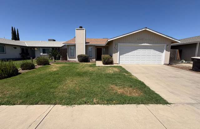 Cozy Home On Spacious Lot In Tulare Available Now! photos photos Cozy Home On Spacious Lot In Tulare Available Now! photos photos