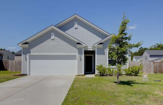 Spacious 4BR Rental with Stunning Kitchen & Covered Patio photos photos