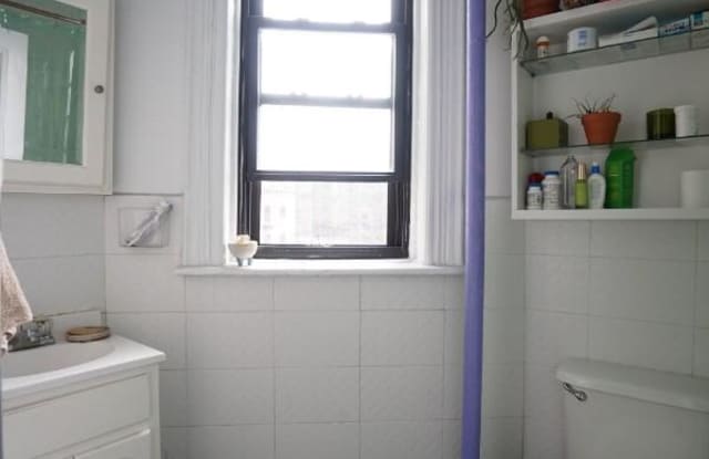 763 Park Pl Gallery 2