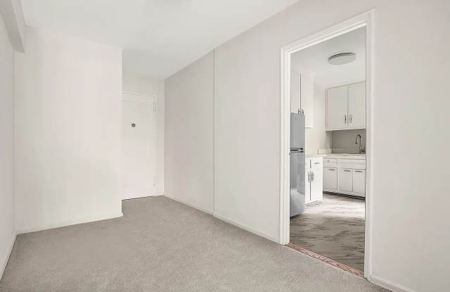 3335 81st St Apt 2B Gallery 4