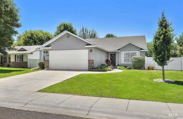 705 South Whitetail Avenue photos photos