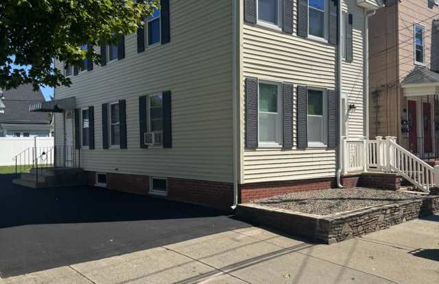 37 Harris Ave Unit 2 Gallery 1