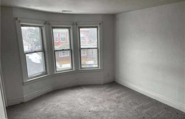 226 Longnecker Street Gallery 4