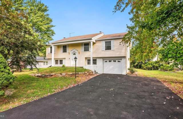 12802 MELVUE Court Gallery 1