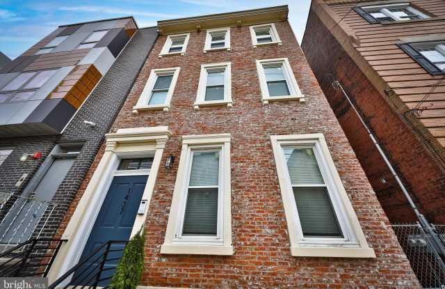 1437 N FRANKLIN Street photos photos