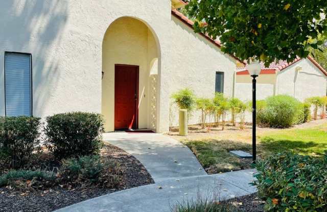 Gorgeous Completely Remodeled Single Story 2bed/2 bath Condo in Davis photos photos