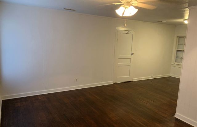 1426 Panhandle St Gallery 2