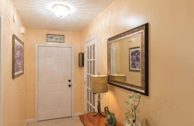 1417 Riverside Circle Gallery 2