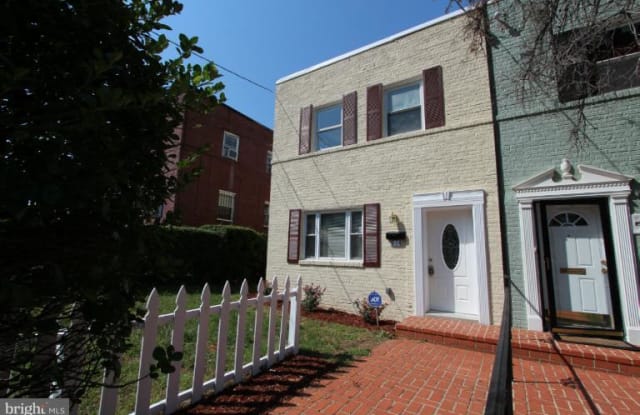 914 46TH STREET NE - 914 46th Street Northeast, Washington, DC 20019