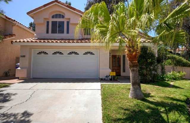Beautiful 4Br/2.5Ba Home With Private Yard In Shadowridge!! photos photos