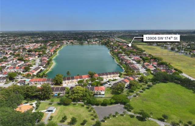 13906 SW 174th St photos photos
