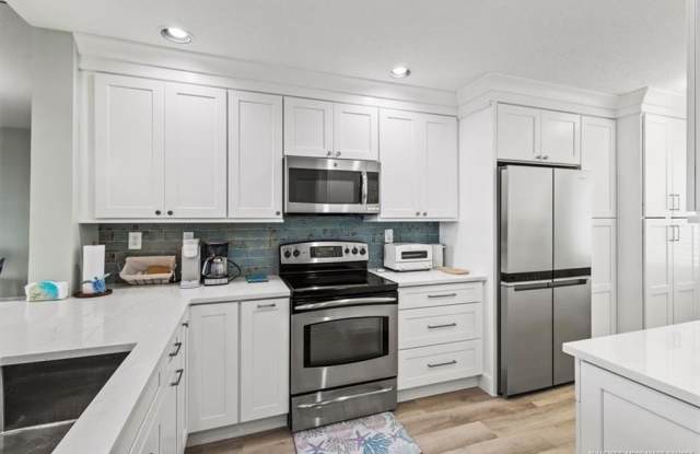 6082 SE Landing Way Gallery 4