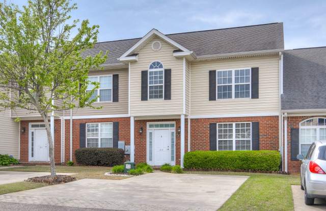 3 Bedroom Townhouse in Evans Gallery 3